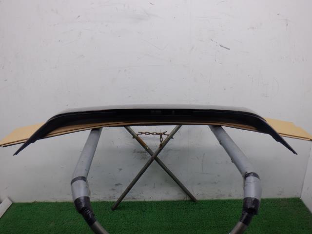 【中古】中古部品 ヴェゼル RV5 リアスポイラー 【3310250100-000002092215400】