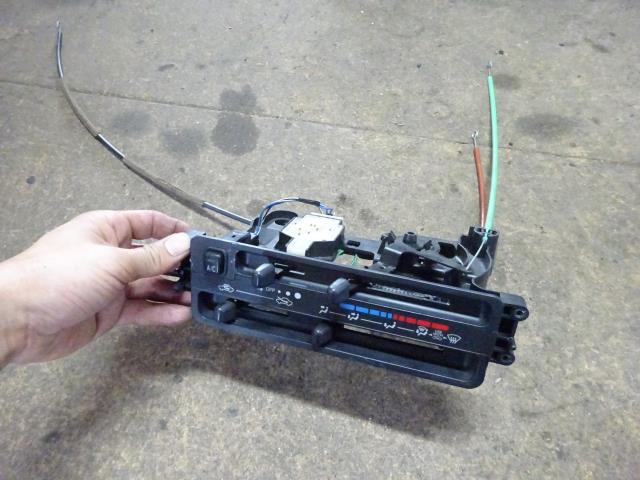 【中古】中古部品 ハイゼット S320V A/Cスイッチパネル 【3310410000-000223043260900】