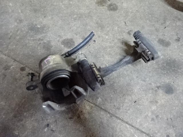 【中古】中古部品 アクティ HH5 左フロントキャリパー 【3310410000-001560216944360】