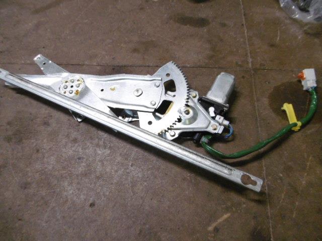 【中古】中古部品 バモスホビオ HM3 右フロントドアレギュレータ・モーター 【3310410000-001192658813..