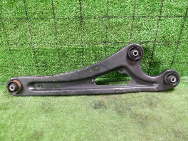 【中古】中古部品 ワゴンR MH55S 右リアロアアーム 【3330420100-220825000151820】