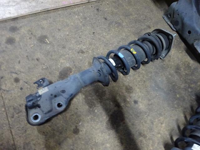 【中古】中古部品 ハイゼット S321V 右フロントストラット 【3310410000-001687690650110】