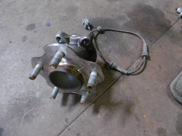 【中古】中古部品 ジューク YF15 リアハブ 【3310410000-001319441144470】