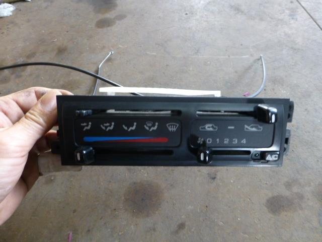 【中古】中古部品 ウイングロード WFY10 A/Cスイッチパネル 【3310410000-001091526260900】