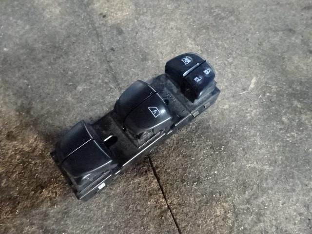 【中古】中古部品 セレナ C26 パワーウインドウスイッチ 【3310410000-001629997661900】