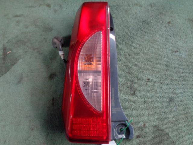 【中古】中古部品 アルト HA24S 左テールランプ 【3340030100-001695490215600】