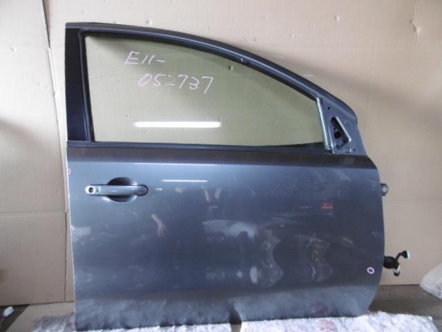 【中古】中古部品 ノート E11 右フロントドア 【3310410000-001318248013100】