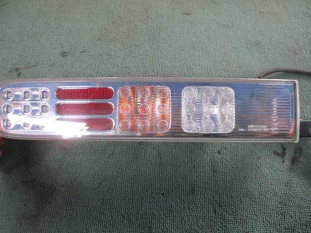 【中古】中古部品 キューブ YZ11 左テールランプ 【3340030100-001628939815600】