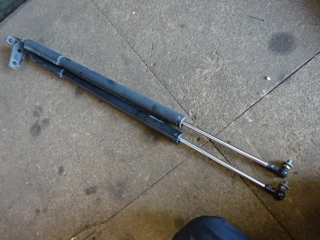 【中古】中古部品 セレナ C25 バックドアダンパー 【3310410000-001573357777250】