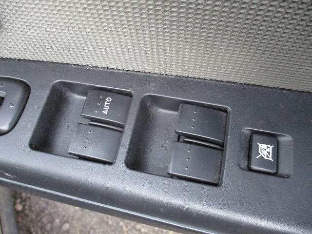 【中古】中古部品 ベリーサ DC5W パワーウインドウスイッチ 【3340030100-001668746861900】