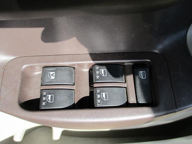 【中古】中古部品 パッソ KGC30 パワーウインドウスイッチ 【3340030100-001590379361900】