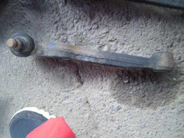 【中古】中古部品 ムーヴ L600S 左フロントロアアーム 【3340030100-001103577651740】