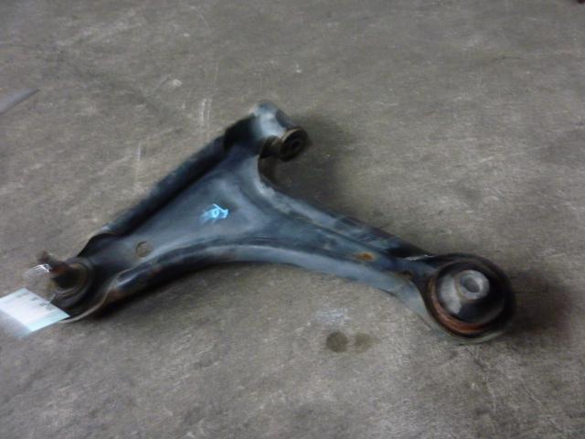 【中古】中古部品 ハイゼット S200V 右フロントロアアーム 【3310410000-000794040151720】