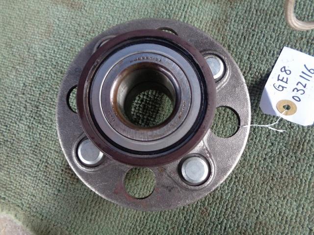 【中古】中古部品 フィット GE8 リアハブ 【3340030100-000213028844470】