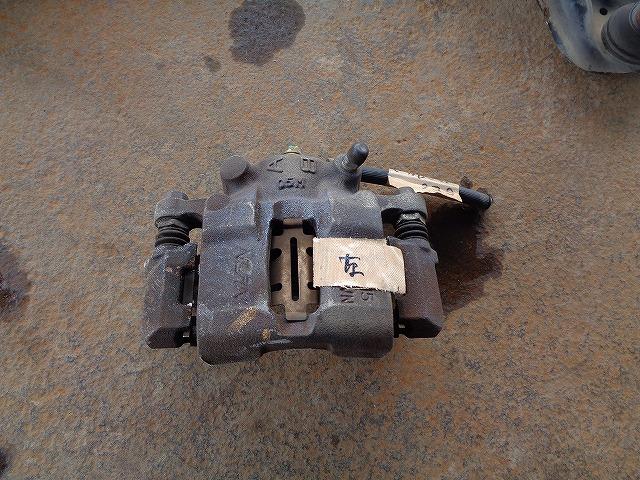【中古】中古部品 フィット GE6 左フロントキャリパー 【3340030100-001687393544360】