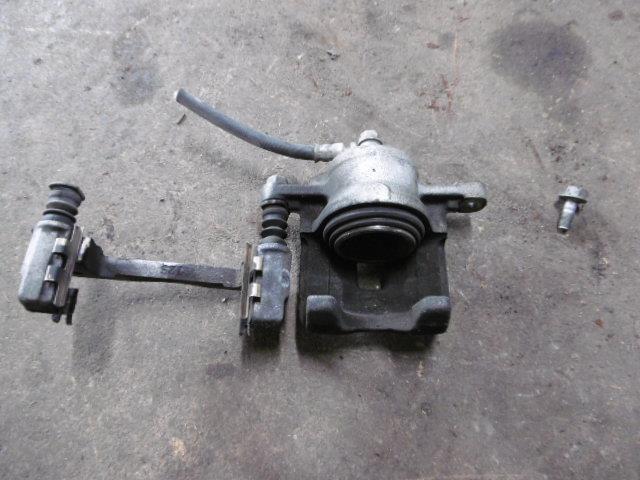 【中古】中古部品 ワゴンR MH34S 左フロントキャリパー 【3310410000-001370519544360】