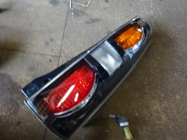 【中古】中古部品 ワゴンR MH21S 右テールランプ 【3310410000-001547085615500】