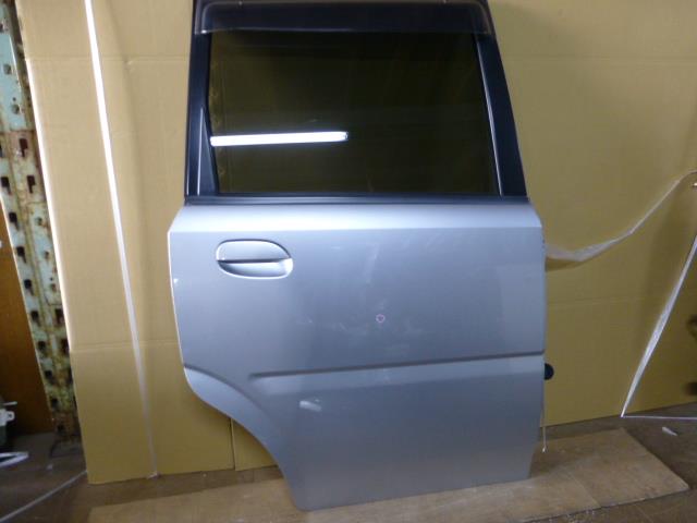【中古】中古部品 ムーヴ L150S 右リアドア 【3310410000-001118127213300】