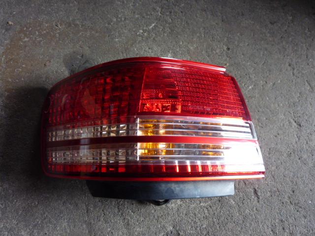 【中古】中古部品 マークIIクオリス SXV20W 左テールランプ 【3310410000-000862417315600】