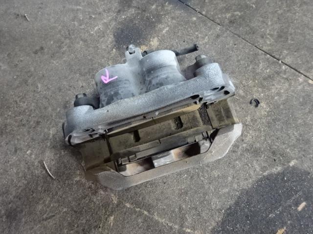 【中古】中古部品 フーガ Y50 右フロントキャリパー 【3310410000-001606320144330】