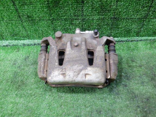 【中古】中古部品 セレナ FC26 左フロントキャリパー 【3330420100-220903000144360】