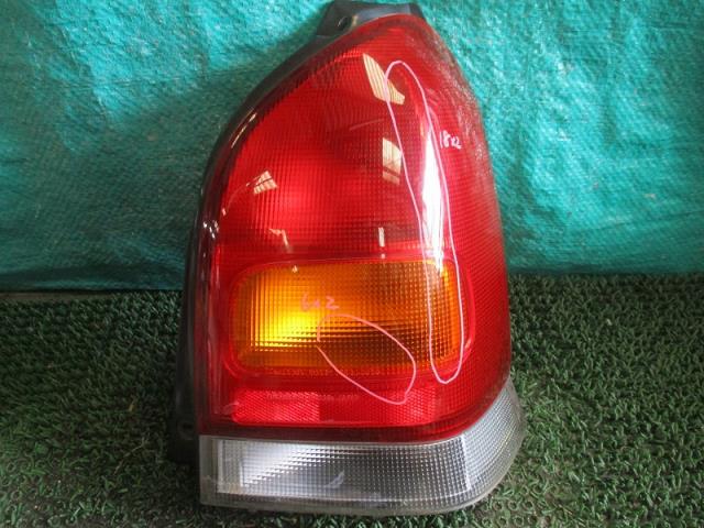 【中古】中古部品 アルト HA23V 右テールランプ 【3500080000-220830000615500】