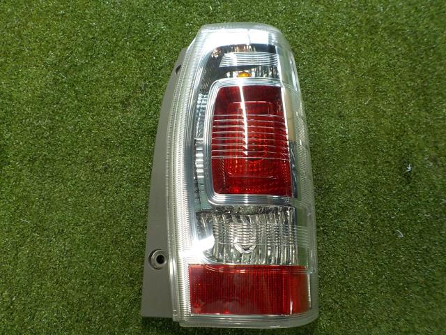 【中古】中古部品 タントエグゼ L455S 右テールランプ 【3260200000-220908000215500】