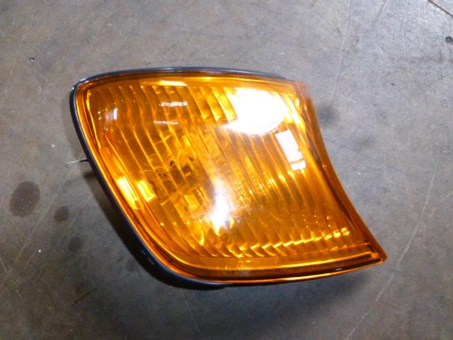 【中古】中古部品 イプサム SXM10G 右クリアランスランプ 【3310410000-000965745711000】