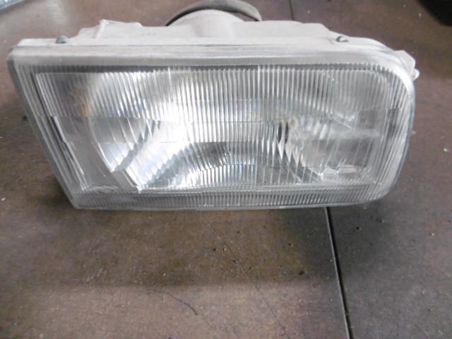 【中古】中古部品 キャリィ DC51T 右ヘッドランプ 【3310410000-001355482110800】