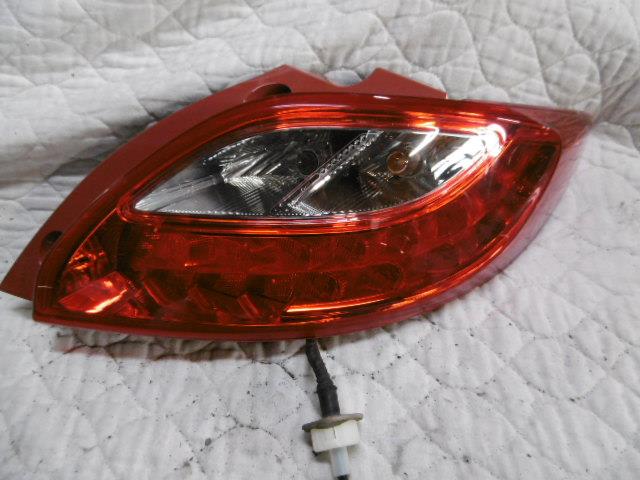 【中古】中古部品 デミオ DEJFS 右テールランプ 【3310410000-001346949415500】