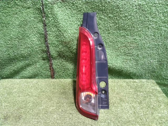 【中古】中古部品 スペーシア MK32S 左テールランプ 【3260300000-220809000415600】