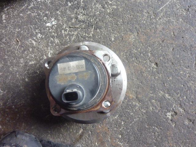 【中古】中古部品 オーパ ZCT10 リアハブ 【3310410000-000844550844470】