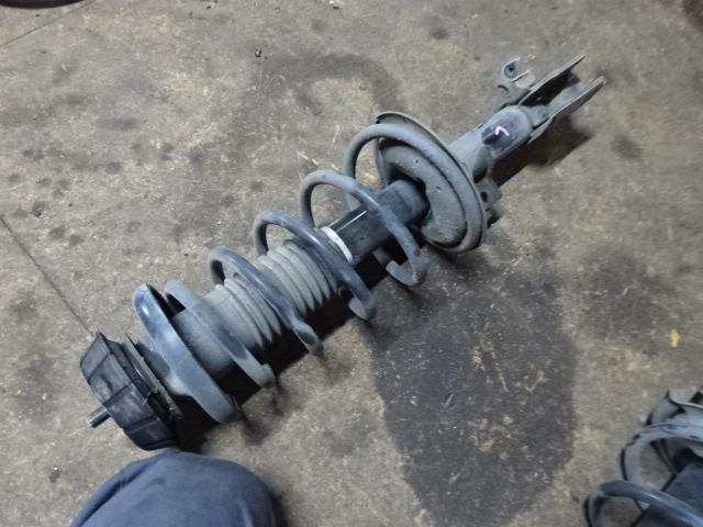 【中古】中古部品 スイフト ZC71S 左フロントストラット 【3310410000-001613632450210】