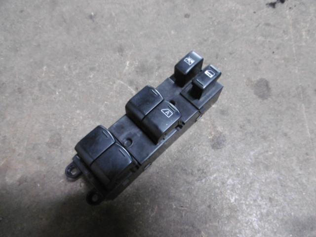 【中古】中古部品 インプレッサ GGC パワーウインドウスイッチ 【3310410000-001247581861900】