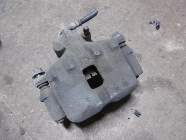 【中古】中古部品 ボンゴ SKF2V 左フロントキャリパー 【3310410000-001182058644360】