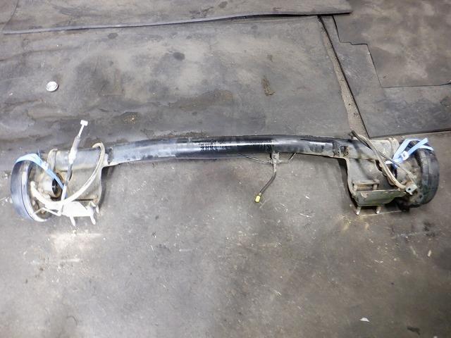 【中古】中古部品 アクティ HA9 リアアクスルビーム 【3340140100-000022116953500】