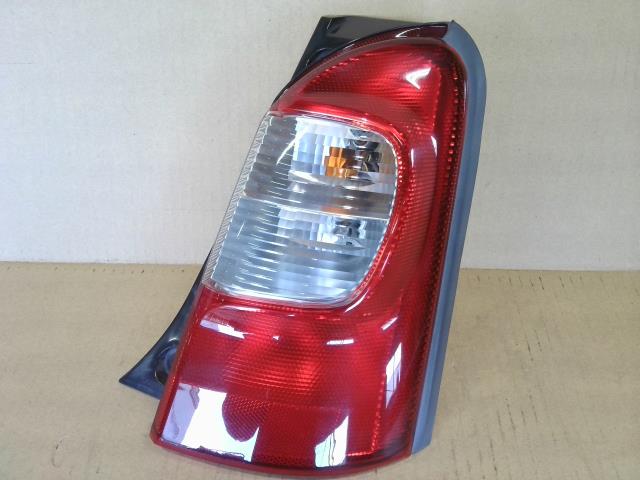 【中古】中古部品 エッセ L235S 右テールランプ 【3340220100-000223035115500】