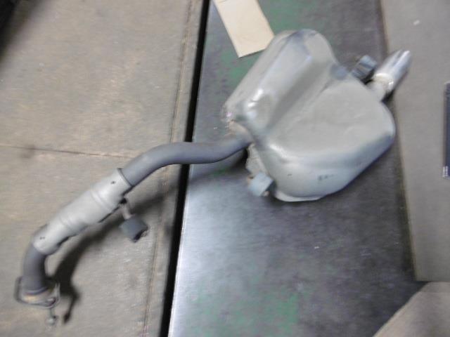 【中古】中古部品 プレマシー CREW リアマフラー 【3310410000-001214852822500】