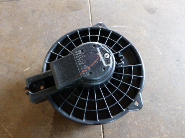 【中古】中古部品 デミオ DY5W ヒーターブロアモーター 【3310410000-001023526967900】