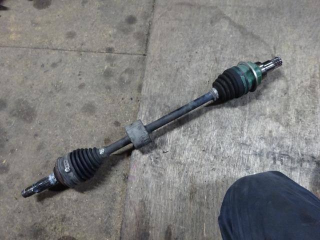 【中古】中古部品 パッソ KGC30 左フロントドライブシャフト 【3310410000-000213081342200】