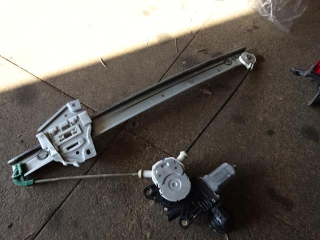 【中古】中古部品 モコ MG22S 右フロントドアレギュレータ・モーター 【3310410000-001559060613120】