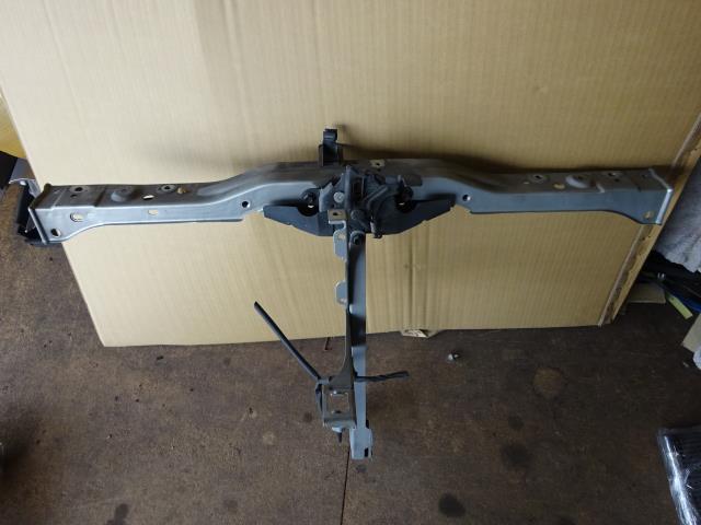 【中古】中古部品 アベンシス AZT250 ラジエータコアサポート 【3310410000-001672210817180】