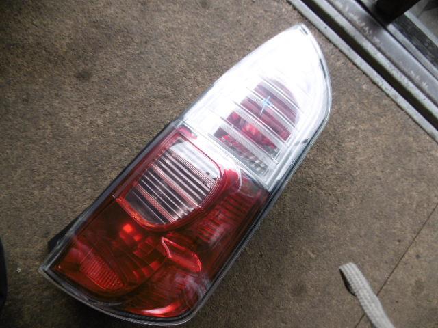 【中古】中古部品 ブーン M300S 右テールランプ 【3310410000-001399974415500】