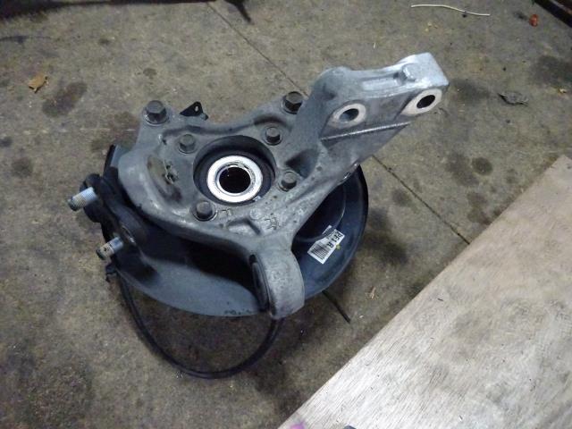 【中古】中古部品 プリウス ZVW30 右フロントナックルハブ 【3310410000-001685038944310】