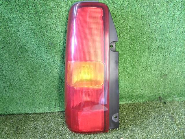 【中古】中古部品 ジムニー JB23W 左テールランプ 【3260070000-220916000815600】