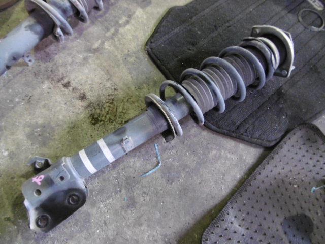 【中古】中古部品 ミラアヴィ L250S 右フロントストラット 【3310410000-001239144550110】