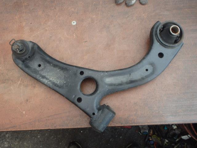 【中古】中古部品 ムーヴ LA100S 右フロントロアアーム 【3331010800-000020297751720】