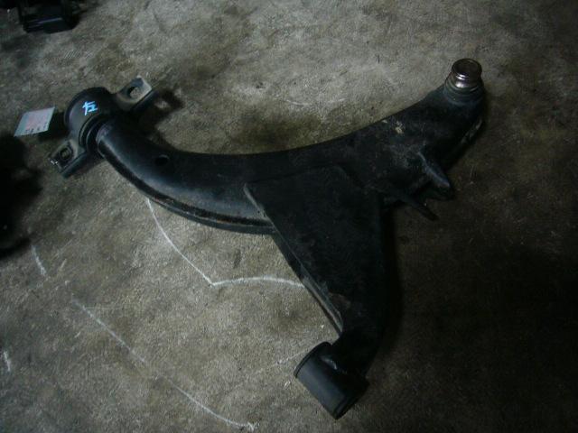 【中古】中古部品 サンバー KV4 左フロントロアアーム 【3310410000-000766481551740】