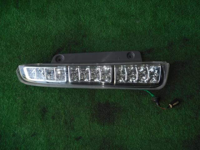 【中古】中古部品 アイシス ZGM10W 左テールランプ 【3330450100-220414000215600】