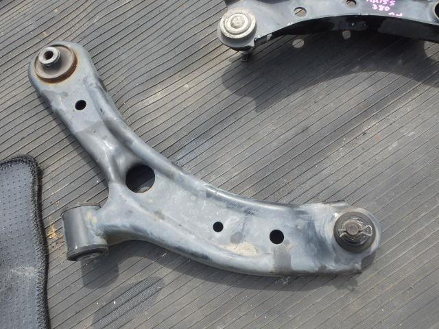 【中古】中古部品 ソリオ MA15S 左フロントロアアーム 【3331010800-000019768851740】